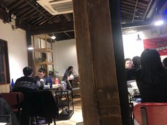 大堂-热火朝天鲜切牛肉火锅(南强街巷店)