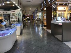 -三叶眼镜城批发市场(上海火车站店)