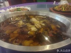 -鑫巴蜀小镇 · 水煮鱼专研店(玉桥店)