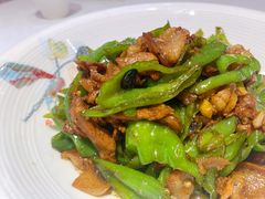 辣椒炒肉-俏湘厨•地道湘菜(建华南路店)