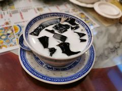 水牛奶龟苓膏-广信牛奶甜品世家(台东店)