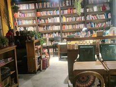 大堂-房角石咖啡与书(吉大南校店)