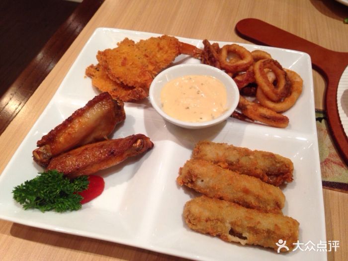 必胜客(绍兴润和店)人气拼盘图片 - 第1张