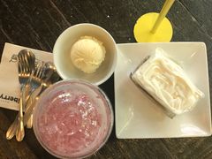 -莓园冰淇淋店