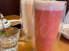 草莓透天香-MR.ROCKY洛奇先生RESTAURANT&BAR(宝安壹方城店)