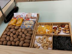 -良品铺子(长和国际店)