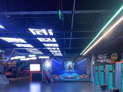 -极限PLAY运动娱乐新世界·团建派对潮玩休闲馆·室内蹦极高空游乐园