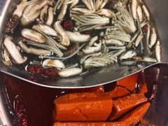 鸳鸯锅底-憨铁匠老火锅(龙岗万科里店)