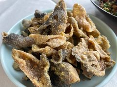 咸蛋黄炸鱼皮-新加坡海鲜(国贸商城店)