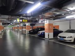 -龙湖虹桥天街-停车场