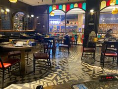 大堂-钱小奴海鲜自助黑金店(杭州滨江龙湖店)