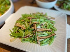 辣炒香干藜蒿-中8楼风尚云南菜(颐堤港店)