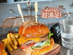 -三勾JJJ Burger&Coffee(梅溪湖店)