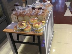面包甜点陈列柜-巴黎贝甜(右安门店)