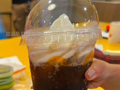 甜品站可乐麦炫酷-麦当劳(东门店)