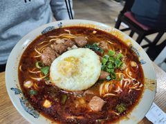 红烧肥肠小面-丁丁猫重庆小面(徐州路店)
