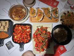 -巴厘龙虾·榜首油焖大虾(音乐学院·沿江酒馆店)