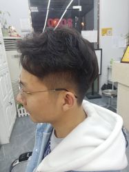 -茶发Salon·烫发染发理发