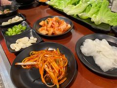 -肉甲韩国木炭烤肉(新壹街1店)