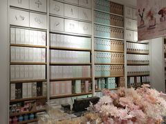 -名创优品(广州萝岗万达广场店)