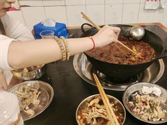 -鸿顺老铁锅美蛙鱼府(解放碑店)