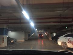 -悠方地下停车场