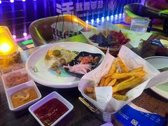 -Famous肥猫墨西哥音乐餐吧(五棵松华熙LIVE店)