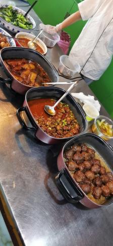 馨园餐厅(远志路店)-"工大老牌食堂,以前有一家面馆开了很多年味.