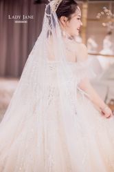 -Lady  Jane高端婚纱礼服馆