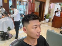 -尼特斯男士发型馆