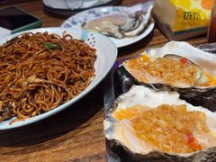 -蚝堡海鲜·威海菜·海肠捞饭·烧烤·亚洲吃蚝公司(幸福门店)