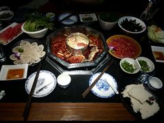 -陆派巴倒烫火锅(城东店)