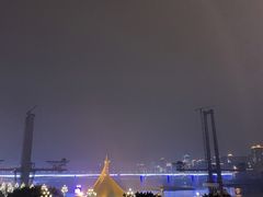 -冰冰龙虾·江湖菜·花园江景餐厅