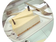 -UNI UNI(环亚凯瑟琳店)