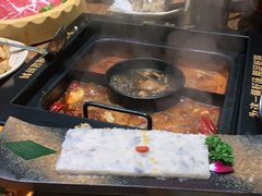 -老牌坊云南鱼豆花火锅(嵩山店)