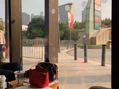 -星巴克臻选(莘庄仲盛店)