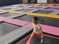 -嘿哟动霸CHUA·新潮玩运动娱乐中心·蹦床滑冰团建乐园