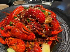 -肥肥虾庄·金牌油焖大虾(汉街SKP店)