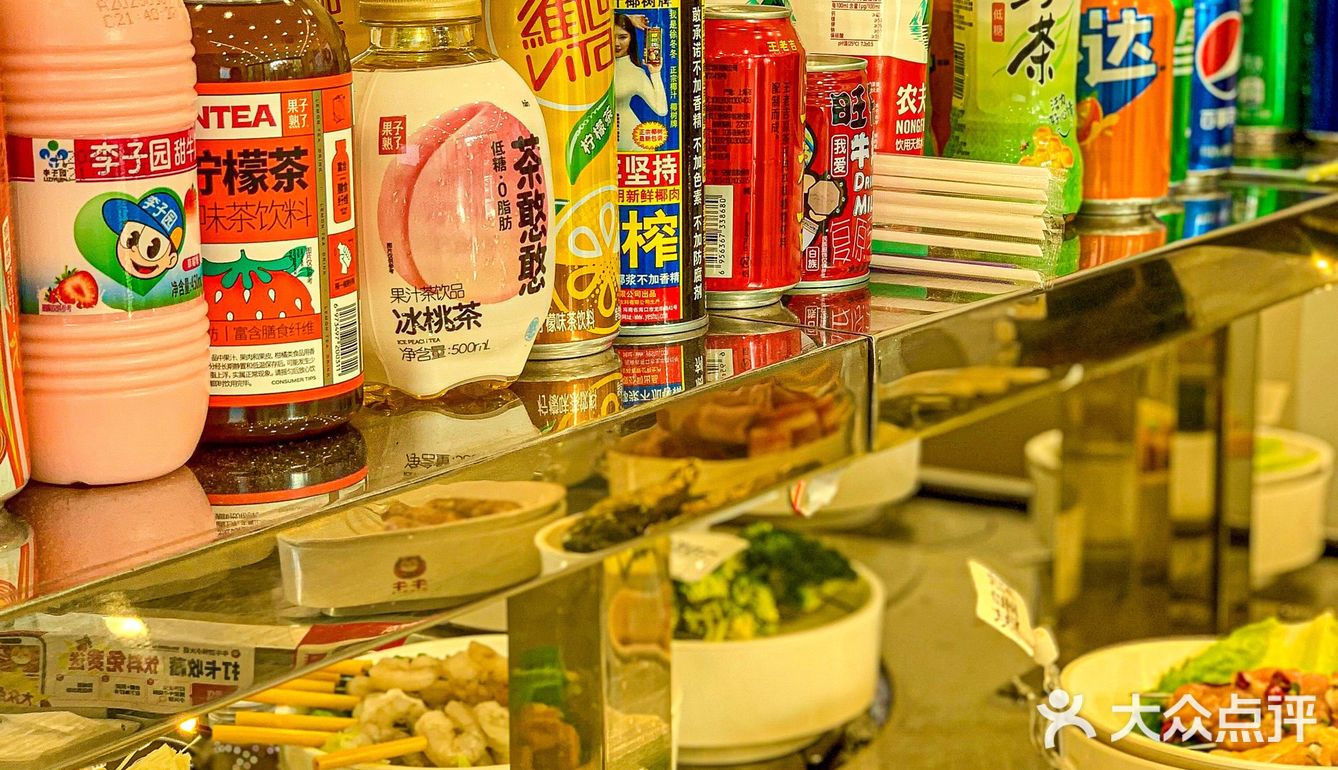 每道菜都是肉眼可见的新鲜！汤底人均6r就可以get！