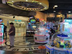 -卡通尼乐园(宝山龙湖天街店)