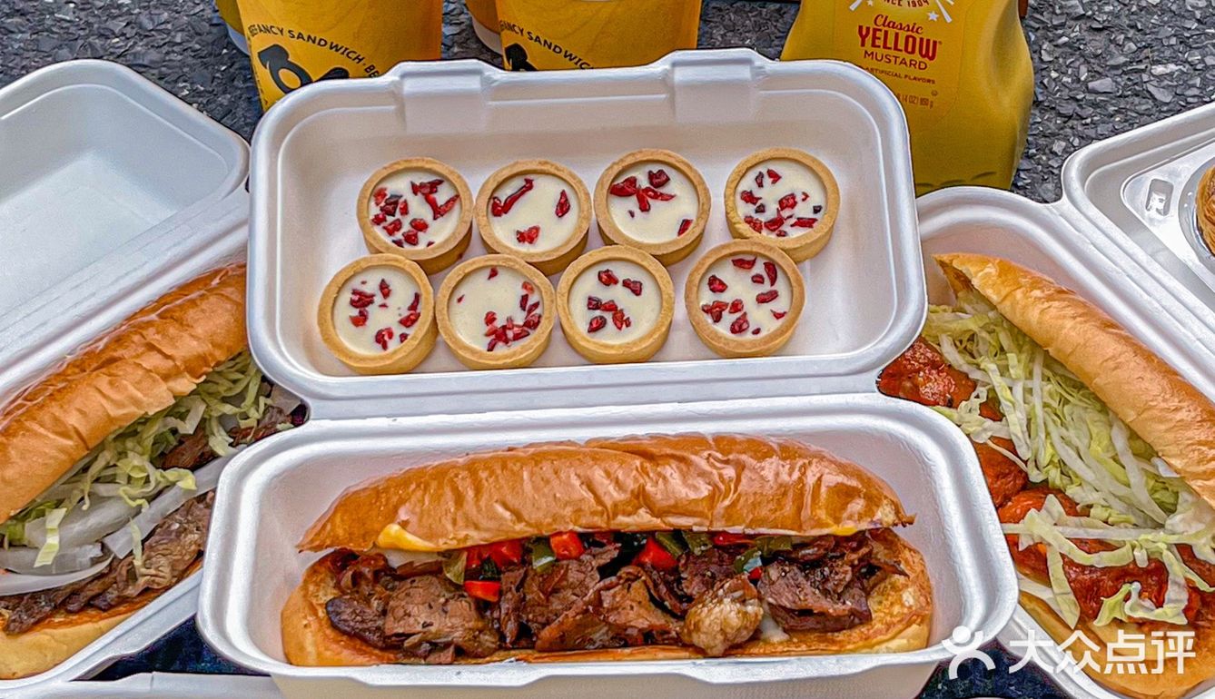 在杭州！！美式三明治🥪料好足。。。