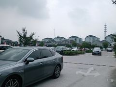 -新场古镇-停车场