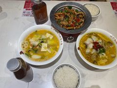 -渝是乎酸菜鱼·川渝小炒(新世界百货望京店)