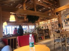大堂-猫的天空之城概念书店(丽江古城饮玉巷店)