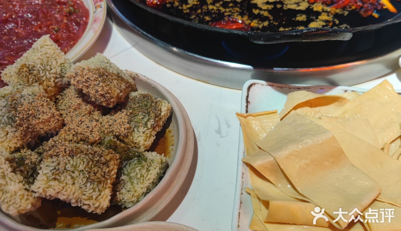 开在成都西宸天街“五年老店”的重庆老火锅