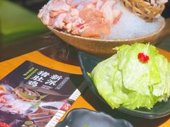 -洪氏嗨捞·广东猪肚鸡·椰子鸡火锅(西咸万象城店)