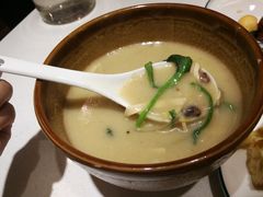老济南甜沫-闫府私房菜·百年鲁菜(恒隆店)