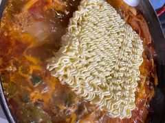 部队锅-MI WU FACTORY米屋美食工厂餐厅(绿地店)