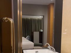 -上海虹桥祥源希尔顿酒店