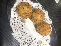 黑沙芝麻球-绿柠食堂(北外滩店)